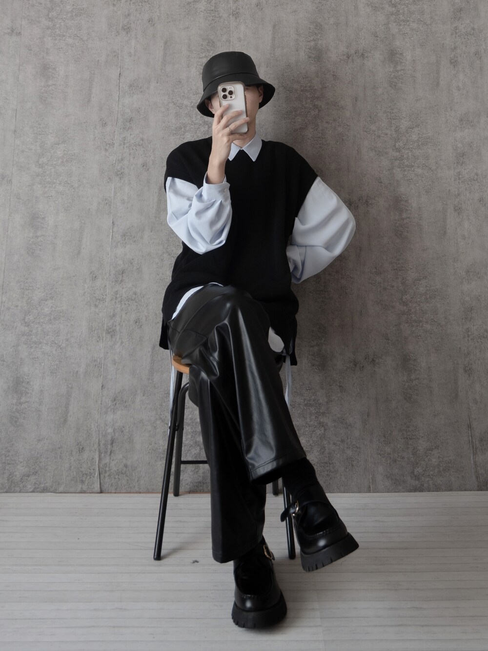 「春服デビュー宣言」｜「SERACEの【SERACE】Loose silhouette knitted vest / ルーズシルエットニットベスト（ベスト、ブラック系）」を使った、まささん（メンズ・178cm）の春コーディネートの1枚目の写真