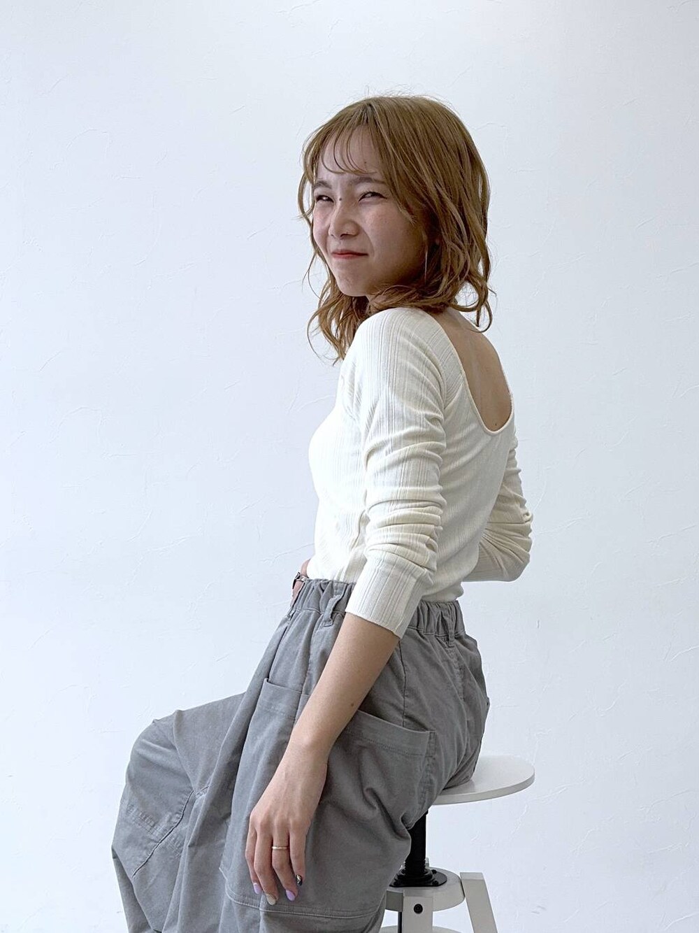 「bijorie、カップ付きインナー、低身長、個性派、差し色コーデ」｜「bijorieの【bijorie】カップ付きロングスリーブ／NEW BASIC （アルガンオイル配合）（その他アンダーウェア/インナー、ホワイト系）」を使った、よぴさん（レディース・148cm）の秋コーディネートの1枚目の写真