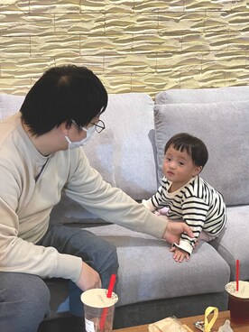 「MUJI Labo（ムジラボ）のアイテム（Tシャツ/カットソー、ホワイト系）」を使った、桜ノママさん（キッズ・110cm）の秋コーディネート