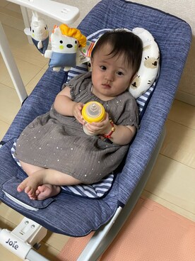 「西松屋（ニシマツヤ）のアイテム（ワンピース、グレー系）」を使った、桜ノママさん（キッズ・110cm）の夏コーディネート