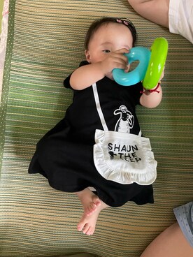 「しまむら（シマムラ）のアイテム（ワンピース、ブラック系）」を使った、桜ノママさん（キッズ・110cm）の夏コーディネート