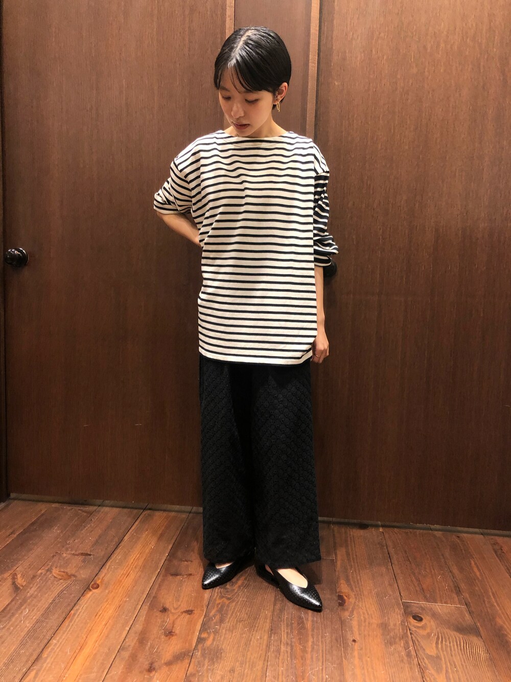 「ボーダー、レースパンツ、低身長、低身長コーデ、ootd、新作、秋コーデ、パンツスタイル、サンダル、秋のコーデ」｜「NOMBRE IMPAIRのクレイジーボーダー　2WAYカットソー（Tシャツ/カットソー、ブラック系）」を使った、mis.さん（レディース・149cm）の夏コーディネートの1枚目の写真