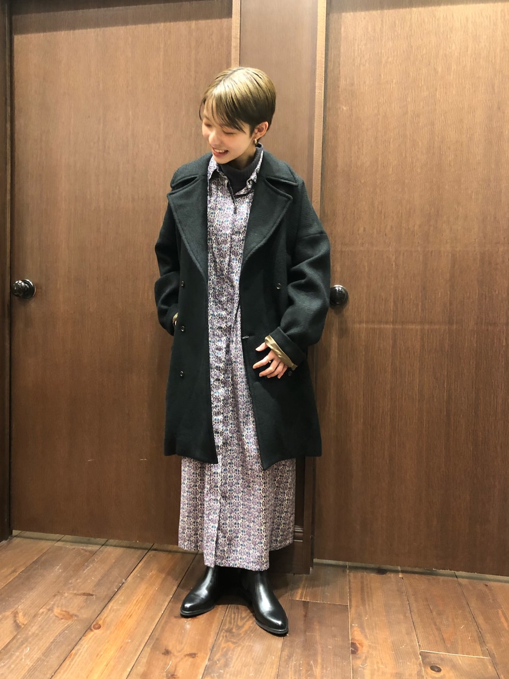 「大人カジュアル、冬コーデ、Pコート、冬アウター、低身長、低身長コーデ、ootd、ワンピース、ブーツ、サイドゴアブーツ」｜「FIL DE FERの綾織ウール　ビッグPコート（ピーコート、ブラック系）」を使った、mis.さん（レディース・149cm）の冬コーディネートの1枚目の写真