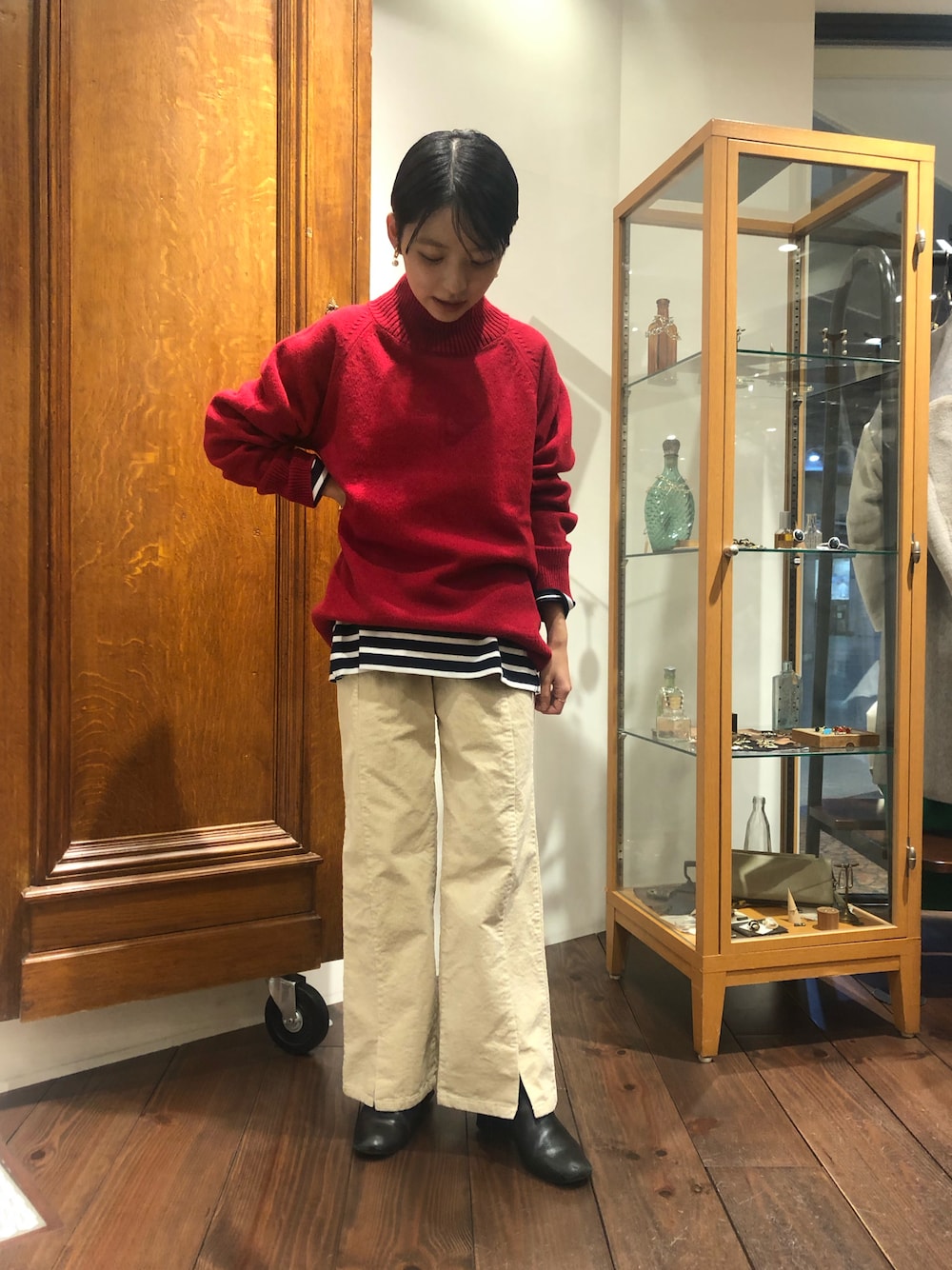 「カジュアル、秋コーデ、コーデュロイ、ボーダー、ニット、タートルネックニット、低身長、低身長コーデ、ootd、秋冬コーデ、レイヤード」｜「NOMBRE IMPAIRのメランジウール　タートルネックP/O（ニット/セーター、レッド系）」を使った、mis.さん（レディース・149cm）の秋コーディネートの1枚目の写真