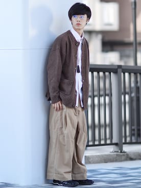 「SHINYAKOZUKA（シンヤコヅカ）のアイテム（チノパンツ）」を使った、RIKUさん（メンズ・171cm）の秋コーディネート