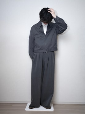 「WYM LIDNM（ウィム バイ リドム）のTECH WOOL GABARDINE ZIP BLOUSON【SET-UP】（ブルゾン、グレー系）」を使った、RIKUさん（メンズ・171cm）の春コーディネート