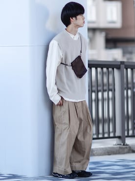 「SHINYAKOZUKA（シンヤコヅカ）のアイテム（チノパンツ）」を使った、RIKUさん（メンズ・171cm）の秋コーディネート