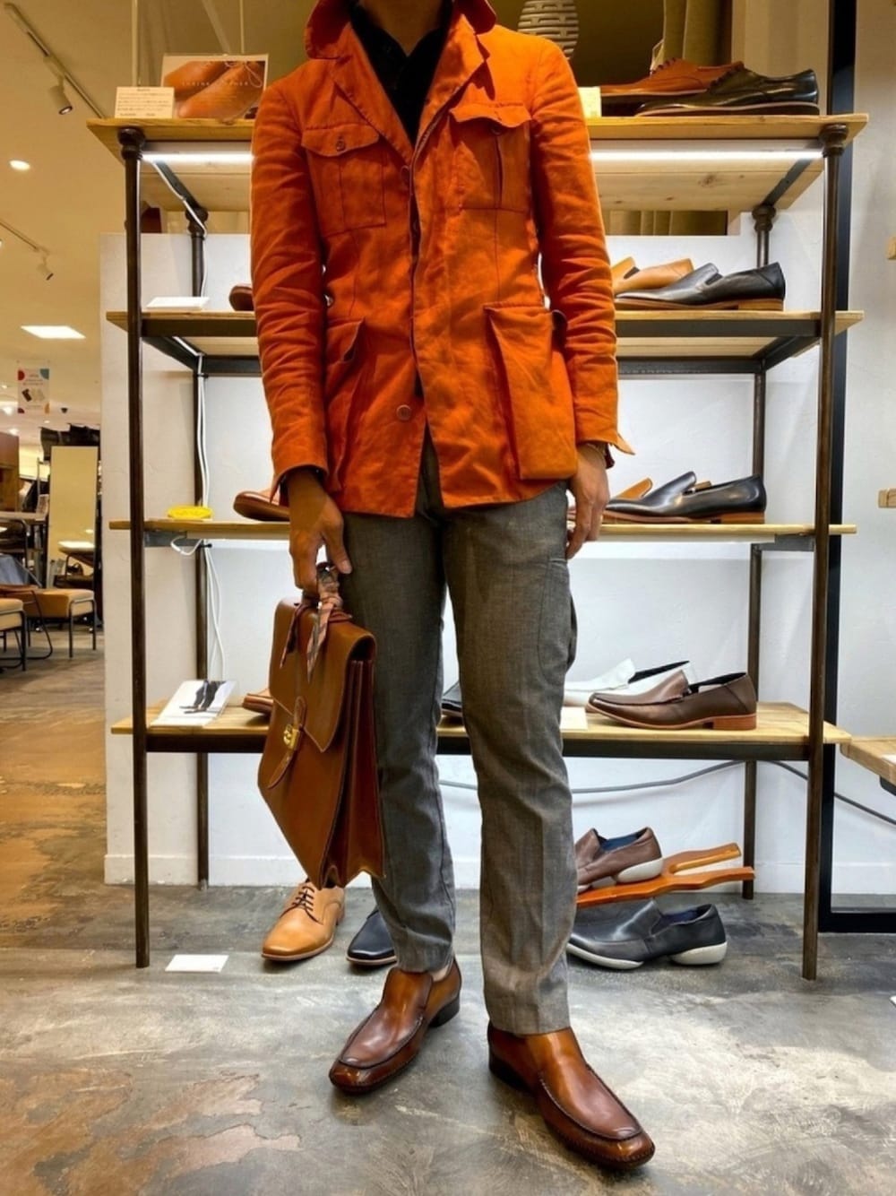 「menswear、mens fashion、オトナカジュアル、北千住、革靴、大人コーデ、フープディドゥ、リネン、ポロシャツ、オフィスカジュアル」｜「laverasartorianapoletanaのアイテム（ジャケット/アウター、オレンジ系）」を使った、matsudaさん（メンズ・175cm）の春コーディネートの1枚目の写真