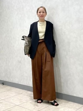 「A VACATION（アヴァケーション）の【別注】A VACATION / ONYX ROAM トートバッグ（Tote、ブラック系）」を使った、Demi-Luxe BEAMSさん（レディース・164cm）の春コーディネート