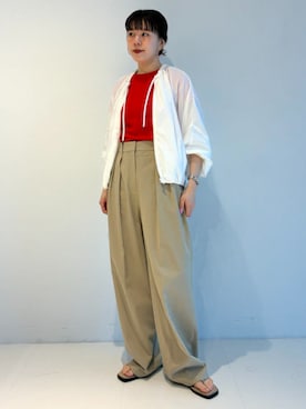 「Demi-Luxe BEAMS（デミルクス ビームス）のAK+1 / インタック セミワイド パンツ（その他パンツ、ベージュ系）」を使った、Demi-Luxe BEAMSさん（レディース・164cm）の夏コーディネート