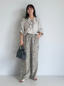 「Demi-Luxe BEAMS（デミルクス ビームス）のPUNTI. / WALTZ ハンドバッグ（Tote、グレー系）」を使った、Demi-Luxe BEAMSさん（レディース・164cm）の春コーディネート
