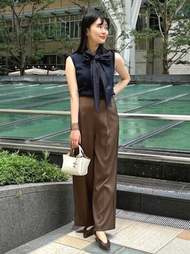 「Demi-Luxe BEAMS（デミルクス ビームス）のAK+1 / サテン 側章 ワイドパンツ（その他パンツ、ブラウン系）」を使った、Demi-Luxe BEAMSさん（レディース・164cm）の夏コーディネート