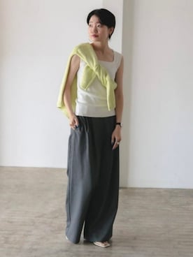 「Demi-Luxe BEAMS（デミルクス ビームス）のポプリン 2タックパンツ（Trousers、グレー系）」を使った、Demi-Luxe BEAMSさん（レディース・164cm）の春コーディネート