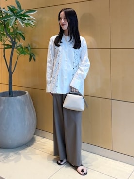 「Demi-Luxe BEAMS（デミルクス ビームス）の【5/14値下げ】アイレット パターン オーバーシャツ（シャツ/ブラウス、ホワイト系）」を使った、Demi-Luxe BEAMSさん（レディース・157cm）の夏コーディネート