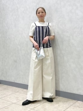 「GIANNI CHIARINI（ジャンニ キアリーニ）のGIANNI CHIARINI / CAMILLA メタリック レザートートバッグ（Shoulderbag、シルバー系）」を使った、Demi-Luxe BEAMSさん（レディース・164cm）の春コーディネート