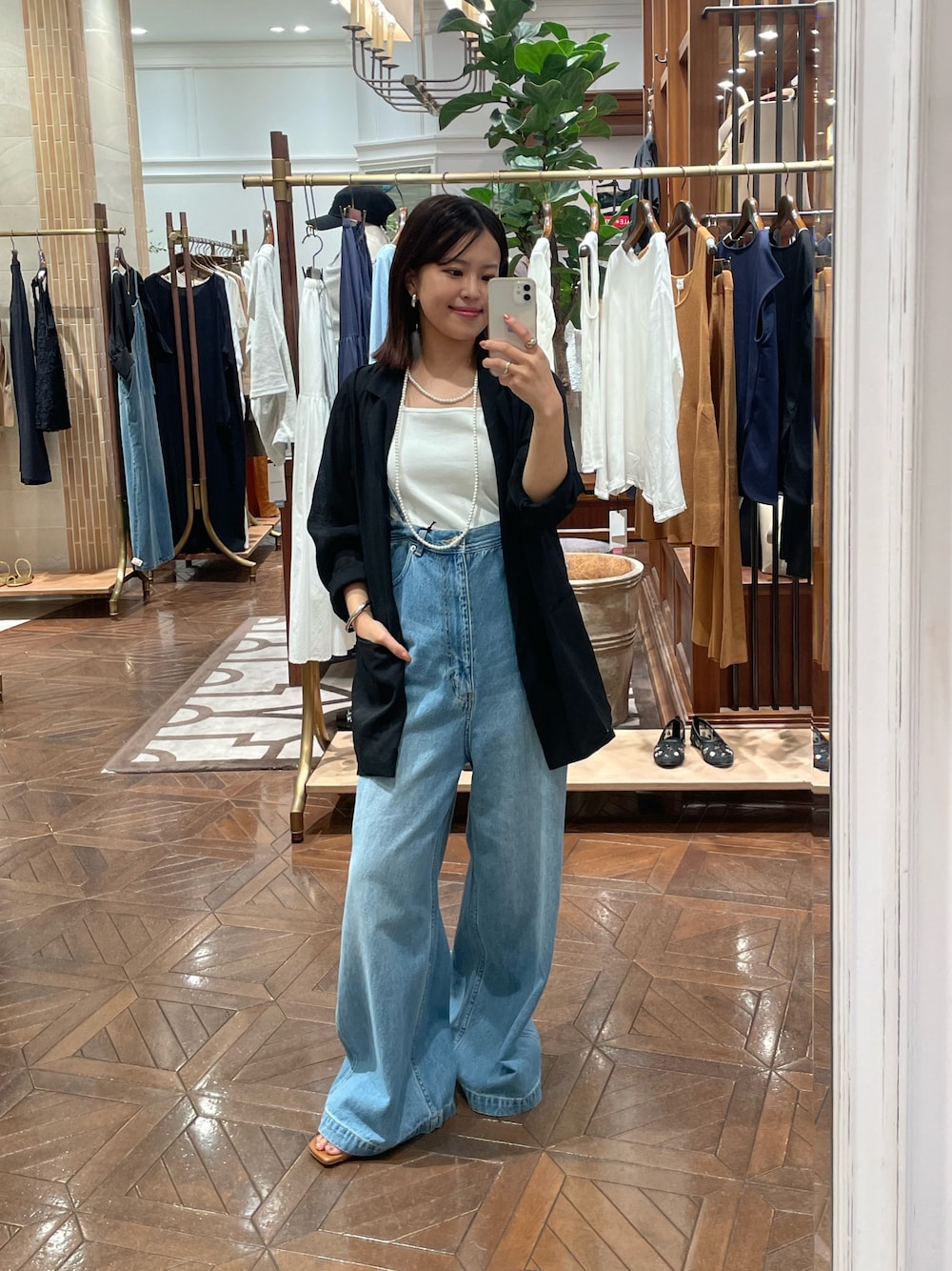 LOUNGEDRESS（ラウンジドレス）の「ハイウエストデニムパンツ（デニム