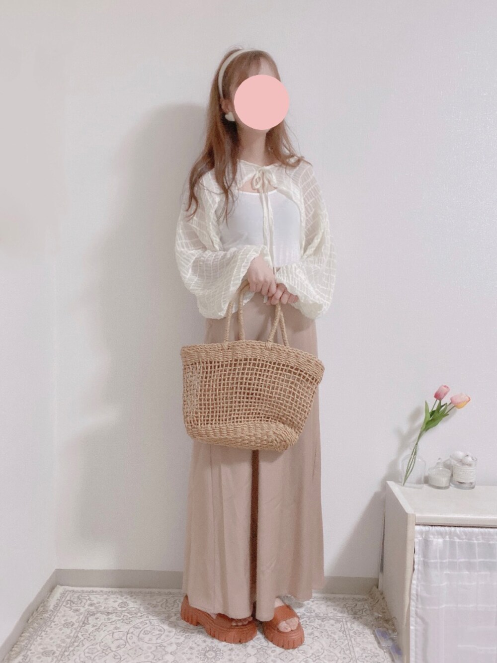 「韓国ファッション、淡色コーデ、ワントーンコーデ、へザー、プチプラ、夏コーデ、ゆるコーデ、ボリューム袖、低身長コーデ、ロングスカート、ootd」｜「Heatherのウネウネシアーボレロカーディガン　356569（カーディガン/ボレロ、ホワイト系）」を使った、shiroさん（レディース・159cm）の夏コーディネートの1枚目の写真