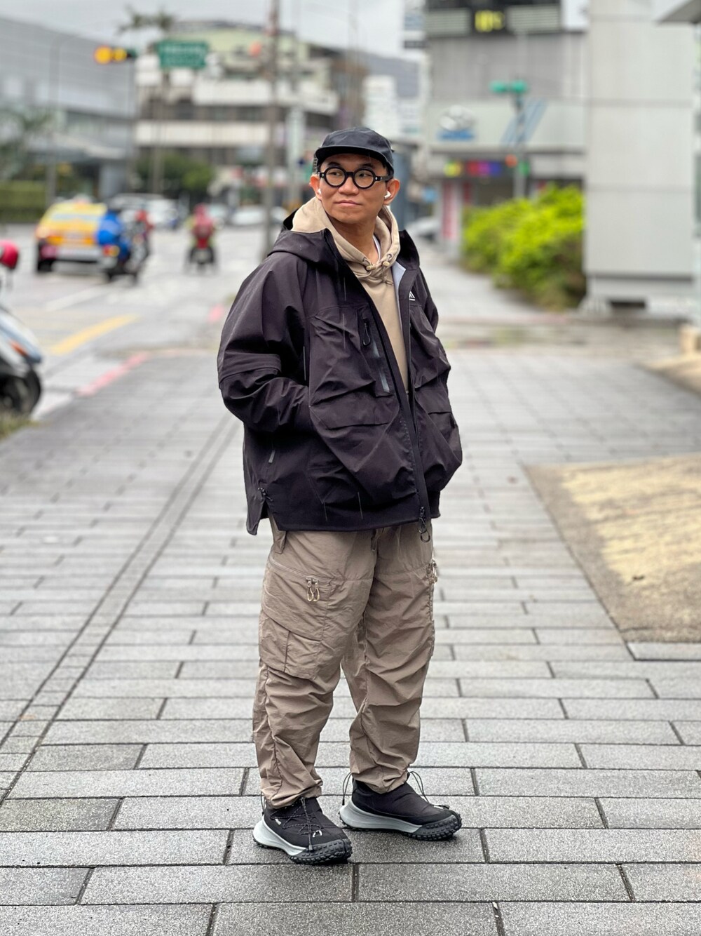 「CMF Outdoor Garment、COMFY OUTDOOR GARMENT

、NIKE、nike acg、UNIQLO、UNIQLO U、ootd、wiwt、streetstyle、streetfashion、menswear、冬アウター、スニーカーコーデ、スニーカー、アウトドアスタイル」｜「UNIQLOのアイテム（キャップ、ブラック系）」を使った、Colorholic manさん（メンズ・172cm）の冬コーディネートの1枚目の写真