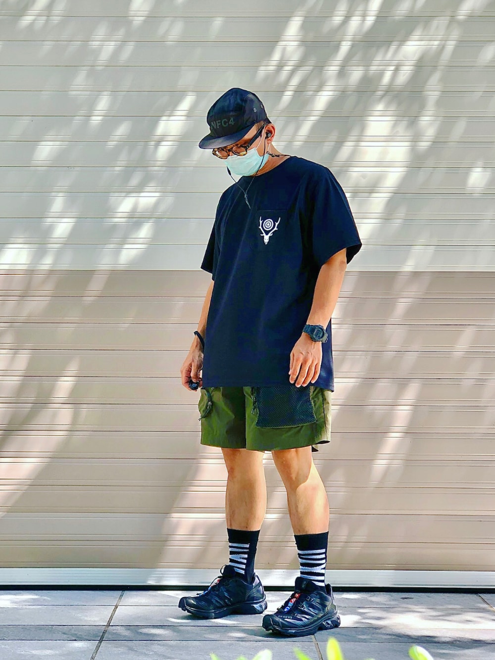 「south2west8、NIKE、ACG、SALOMON、narifuri、C4LA、ootd、streetstyle、streetfashion、menswear」｜「South2 West8のアイテム（Tシャツ/カットソー、ブラック系）」を使った、Colorholic manさん（メンズ・172cm）の秋コーディネートの1枚目の写真