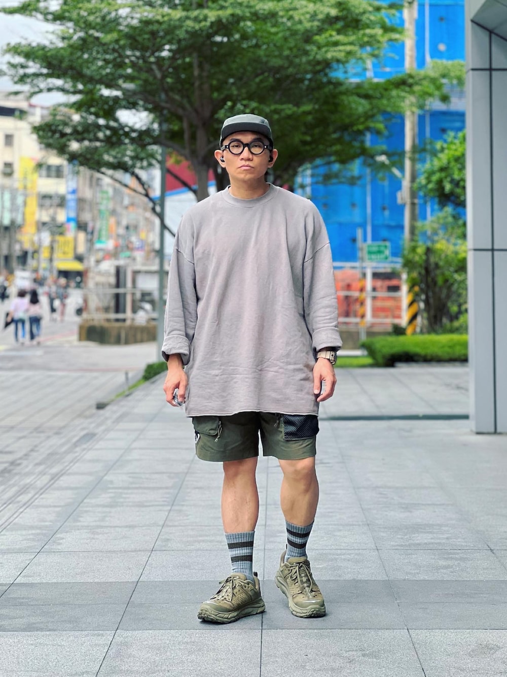 「White Mountaineering、NIKE、ACG、HOKAONEONE、UNIQLO、UNIQLO U、streetstyle、streetfashion、menswear、スニーカーコーデ、春夏コーデ、ストリートコーデ、メンズファッション」｜「UNIQLOのアイテム（キャップ、グリーン系）」を使った、Colorholic manさん（メンズ・172cm）の春コーディネートの1枚目の写真