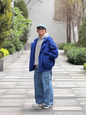 「DAIWA PIER39（ダイワピア39）のアイテム（その他アウター、ブルー系）」を使った、Colorholic manさん（メンズ・172cm）の春コーディネート