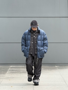 「TAION（タイオン）のアイテム（ダウンジャケット/コート、ブルー系）」を使った、Colorholic manさん（メンズ・172cm）の春コーディネート
