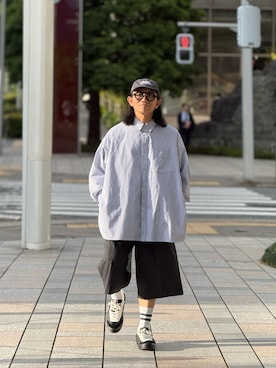 「FreshService（フレッシュサービス）のアイテム（シャツ/ブラウス、ホワイト系）」を使った、Colorholic manさん（メンズ・172cm）の春コーディネート