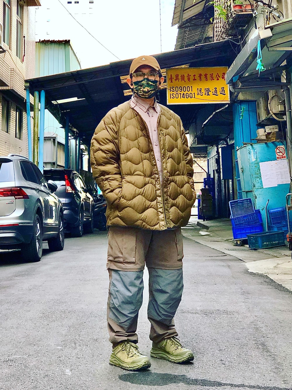 「UNIQLO、White Mountaineering、NIKE、ACG、HOKAONEONE、ootd、streetstyle、streetfashion、menswear」｜「NIKE ACGのアイテム（キャップ、ベージュ系）」を使った、Colorholic manさん（メンズ・172cm）の冬コーディネートの1枚目の写真