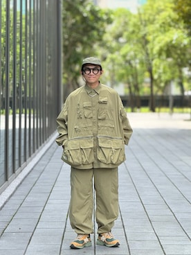 「FreshService（フレッシュサービス）のアイテム（シャツ/ブラウス、ベージュ系）」を使った、Colorholic manさん（メンズ・172cm）の春コーディネート