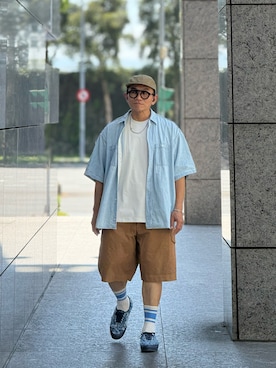 「FreshService（フレッシュサービス）のアイテム（シャツ/ブラウス、ブルー系）」を使った、Colorholic manさん（メンズ・172cm）の秋コーディネート