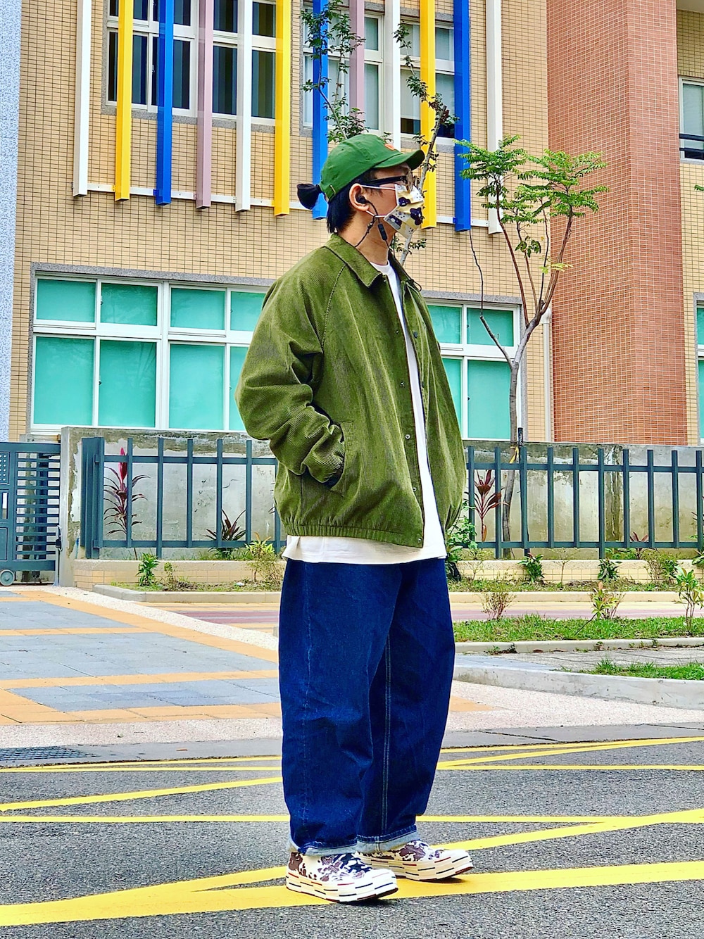 「NIKE、THE NORTH FACE、BEAMS、converse、brain dead、niko and ...、universaloverall、ootd、streetstyle、streetfashion、menswear」｜「NIKEのアイテム（スタジャン、グリーン系）」を使った、Colorholic manさん（メンズ・172cm）の秋コーディネートの1枚目の写真