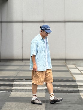 「FreshService（フレッシュサービス）のアイテム（シャツ/ブラウス、ブルー系）」を使った、Colorholic manさん（メンズ・172cm）の秋コーディネート