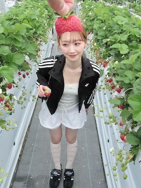 「adidas（アディダス）のアイテム（ジャケット/アウター）」を使った、Nanamiさん（レディース・156cm）の春コーディネート