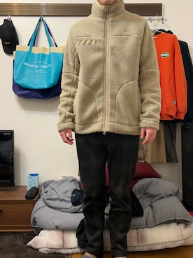 「INHERIT（インヘリット）のアイテム（パンツ）」を使った、アクセルさん（メンズ・180cm）の冬コーディネート