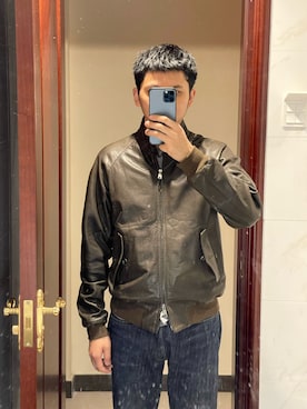 「BARACUTA（バラクータ）のアイテム」を使った、黄桃李子さん（メンズ・180cm）の冬コーディネート