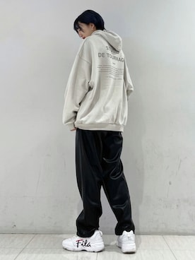 「JUNRED（ジュンレッド）のアイテム（パーカー）」を使った、shioriさん（レディース・164cm）の秋コーディネート