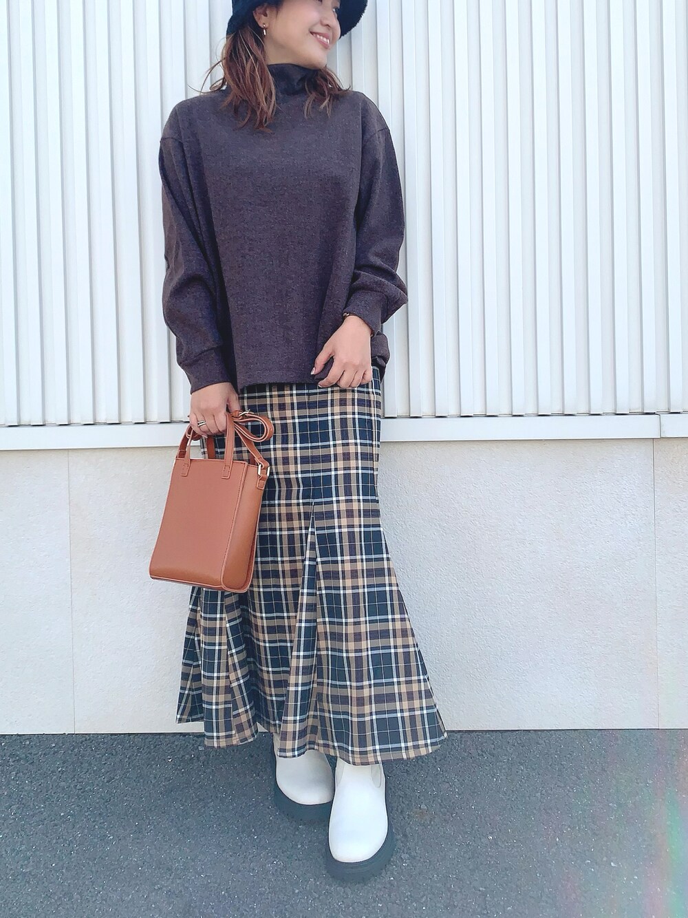 「休日コーデ、休日スタイル、カジュアルコーデ、オトナ女子、低身長コーデ、秋カラー、マーメイドスカート」｜「GUのアイテム（ショルダーバッグ、ブラウン系）」を使った、minamina0803さん（レディース・152cm）の秋コーディネートの1枚目の写真