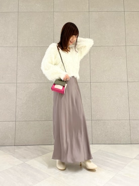 「白ニット」｜「アイテム（スカート、グレー系）」を使った、miho.kさん（レディース・158cm）の冬コーディネート