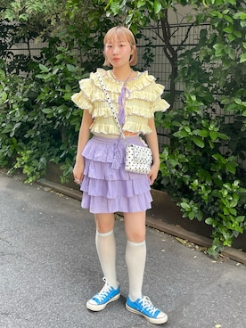 「HELLO.SANFRANCISCO（ハローサンフランシスコ）の【HELLO.SANFRANCISCO/ハローサンフランシスコ】2WAYフリルメロウボレロ（Tシャツ/カットソー、イエロー系）」を使った、みゆさん（レディース・164cm）の夏コーディネート