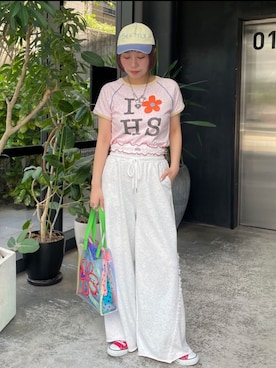 「HELLO.SANFRANCISCO（ハローサンフランシスコ）の【HELLO.SANFRANCISCO/ハローサンフランシスコ】ワッフルプリントTEE（Tシャツ/カットソー、ピンク系）」を使った、みゆさん（レディース・164cm）の春コーディネート