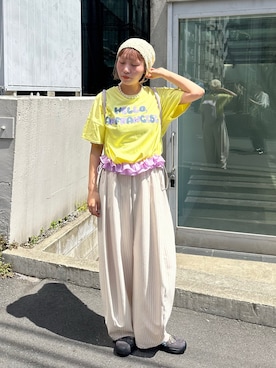 「HELLO.SANFRANCISCO（ハローサンフランシスコ）の【HELLO.SANFRANCISCO/ハローサンフランシスコ】裾フリルドロストTシャツ（Tシャツ/カットソー、イエロー系）」を使った、みゆさん（レディース・164cm）の夏コーディネート
