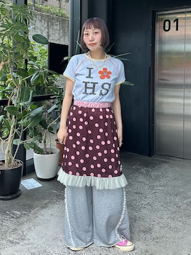 「HELLO.SANFRANCISCO（ハローサンフランシスコ）の【HELLO.SANFRANCISCO/ハローサンフランシスコ】ワッフルプリントTEE（Tシャツ/カットソー、ブルー系）」を使った、みゆさん（レディース・164cm）の春コーディネート