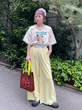 「HELLO.SANFRANCISCO（ハローサンフランシスコ）の【HELLO.SANFRANCISCO/ハローサンフランシスコ】レースウエストスウェットパンツ（その他パンツ、イエロー系）」を使った、みゆさん（レディース・164cm）の春コーディネート