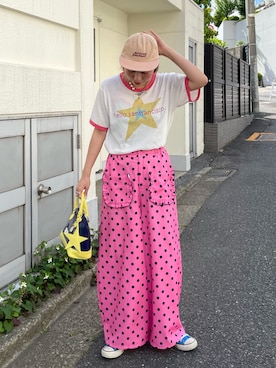 「HELLO.SANFRANCISCO（ハローサンフランシスコ）の【HELLO.SANFRANCISCO/ハローサンフランシスコ】ドット柄フリルポケットボリュームパンツ（その他パンツ、ピンク系）」を使った、みゆさん（レディース・164cm）の夏コーディネート
