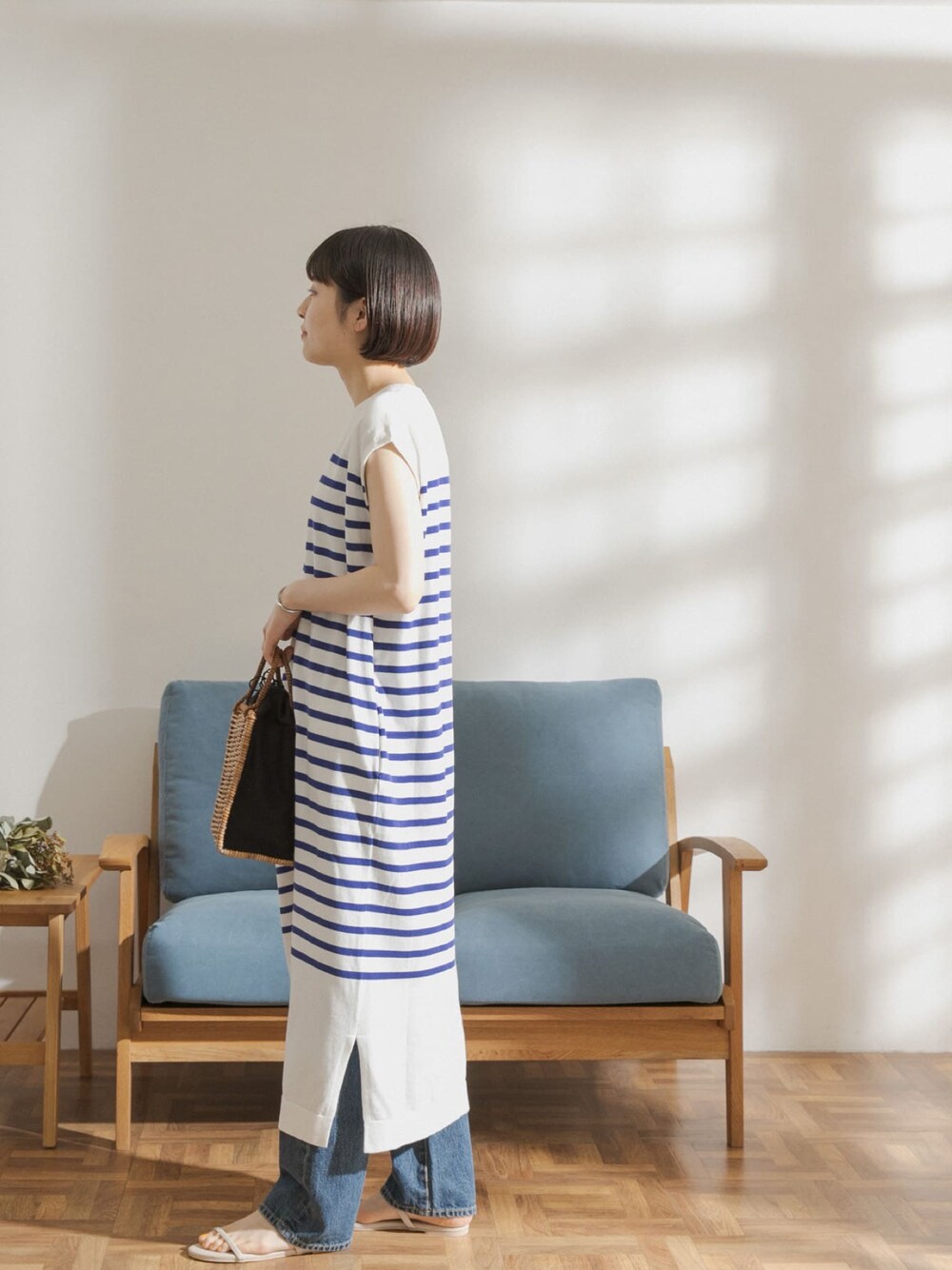 「FORK&SPOON、FORK&SPOON WOMEN、シンプル、カジュアル、ワンピース、レイヤードスタイル、デニム、ボーダーワンピース、ノースリーブ」｜「FORK&SPOONの【WEB限定】FORK&SPOON　パネルボーダーノースリーブワンピース（ワンピース、ホワイト系）」を使った、FORK&SPOON WOMENさん（レディース・161cm）の夏コーディネートの1枚目の写真