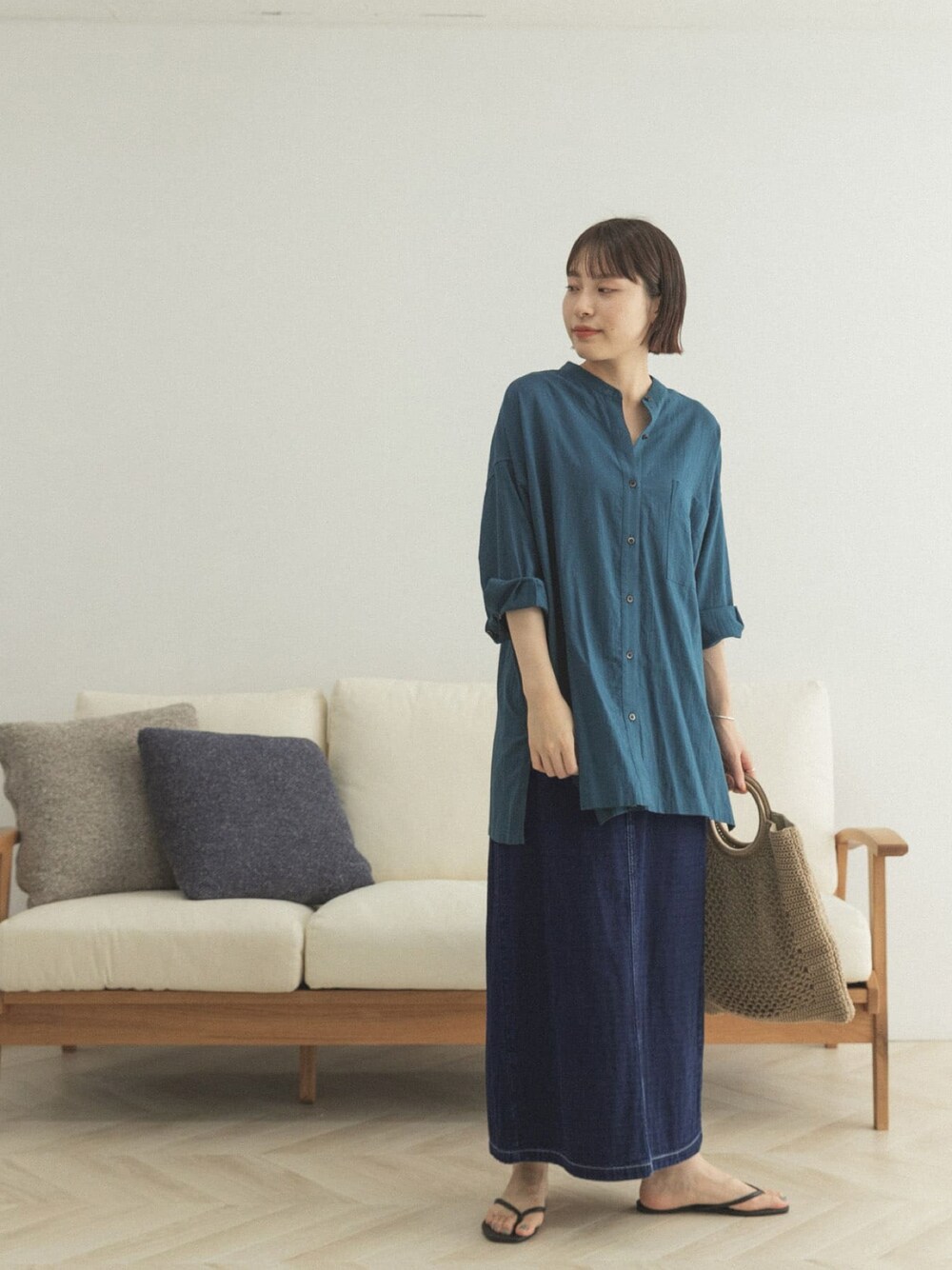「FORK&SPOON、FORK&SPOON WOMEN、シンプル、カジュアル、晩夏スタイル、シャツスタイル、デニムスカート」｜「FORK&SPOONのFORK&SPOON　スクエアカット7分袖シャツ（シャツ/ブラウス、ブルー系）」を使った、FORK&SPOON WOMENさん（レディース・161cm）の夏コーディネートの1枚目の写真