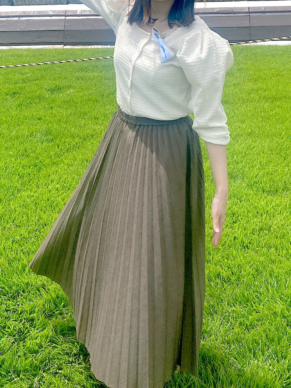 「GRLのアイテム（シャツ/ブラウス、ホワイト系）」を使った、しほさん（レディース・153cm）の夏コーディネートの1枚目の写真