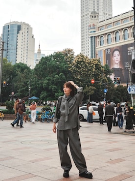 「アイテム（サンダル）」を使った、えりりさん（レディース・162cm）の秋コーディネート