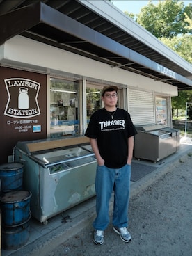 「UNIQLO（ユニクロ）のアイテム（デニムパンツ、ブルー系）」を使った、Jimmy Huangさん（メンズ・178cm）の秋コーディネート