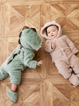 「アイテム（ママ＆ベビー、グリーン系）」を使った、petit　main・b-roomさん（キッズ・67cm）の冬コーディネート